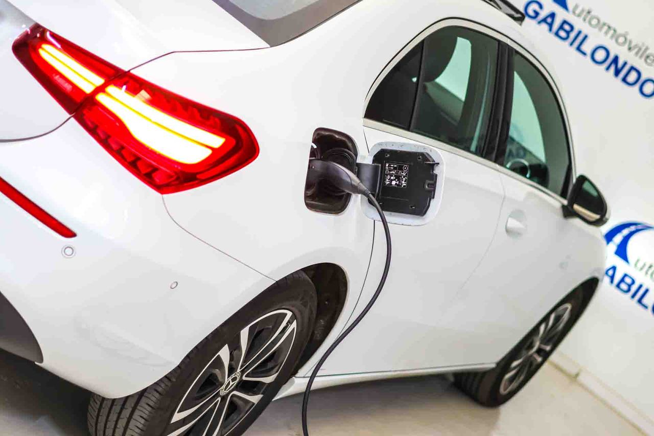 Mercedes Clase A A 250 e Sedán **Techo panorámico** - Foto 10