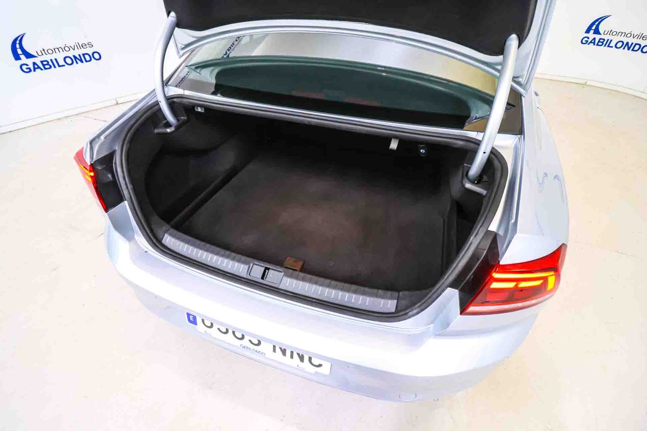 Volkswagen Passat Executive 1.5 TSI 110kW (150CV) DSG **Techo panorámico** - Foto 49
