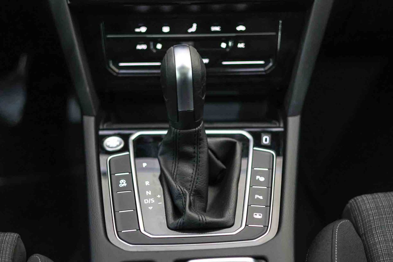 Volkswagen Passat Executive 1.5 TSI 110kW (150CV) DSG **Techo panorámico** - Foto 40
