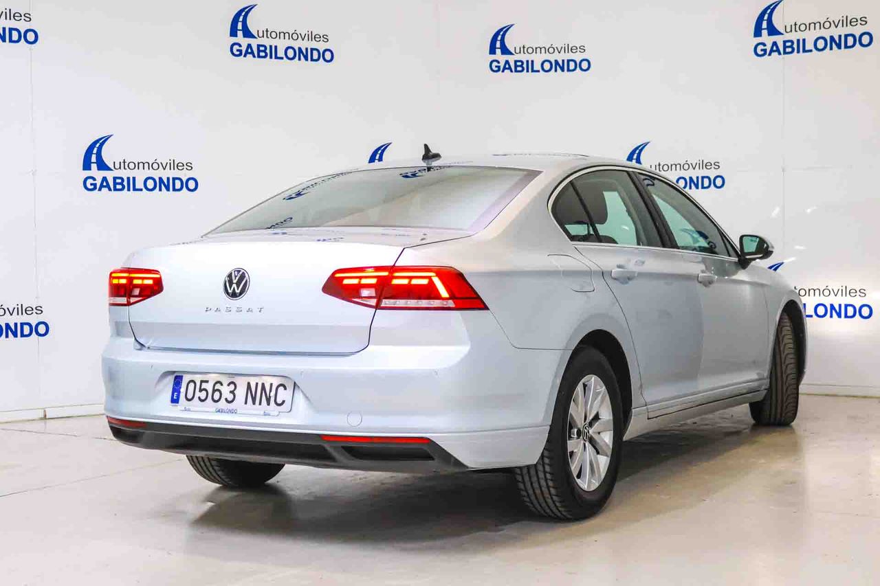 Volkswagen Passat Executive 1.5 TSI 110kW (150CV) DSG **Techo panorámico** - Foto 10