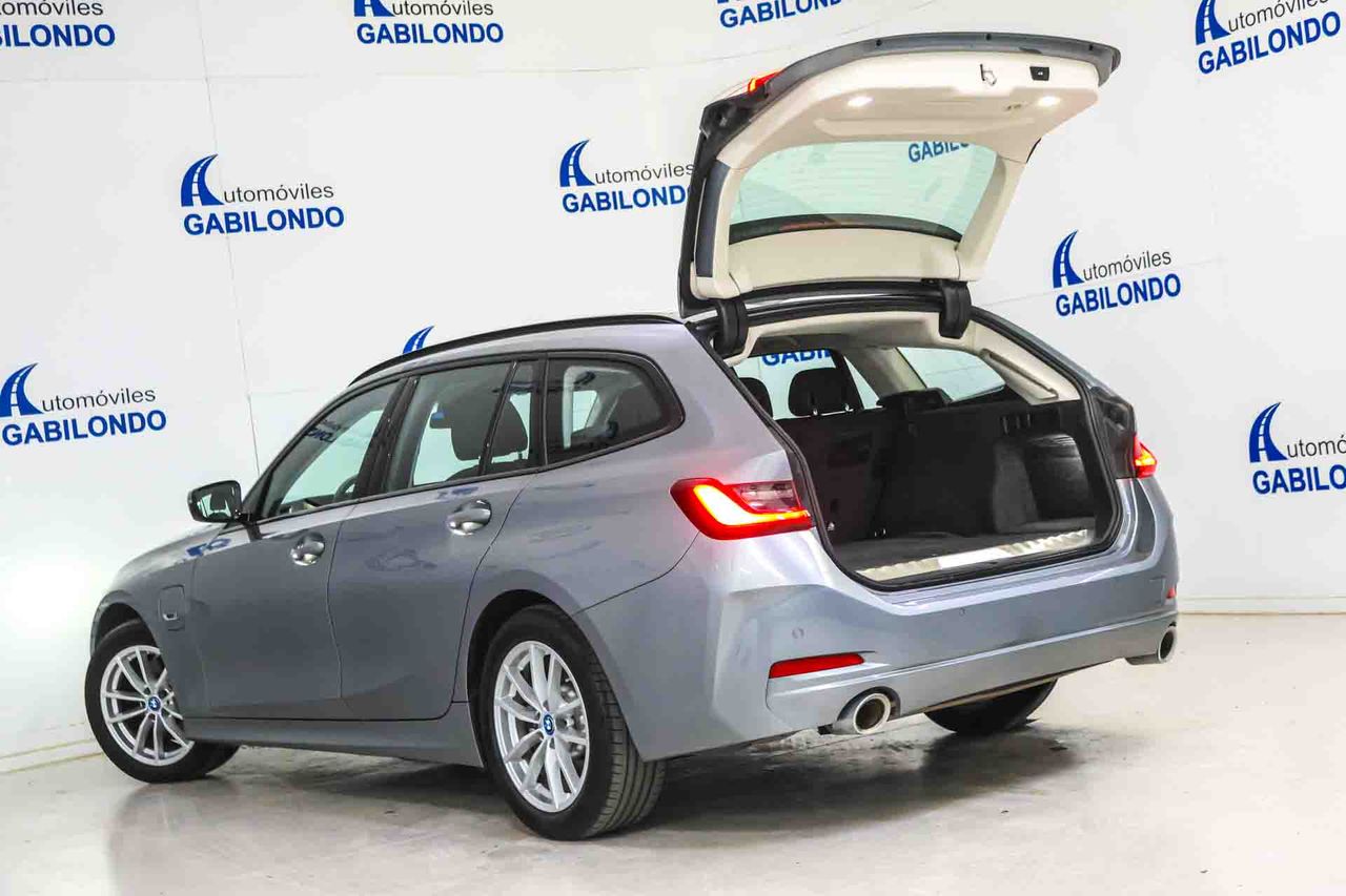 BMW Serie 3 320e xDrive Touring - Foto 25