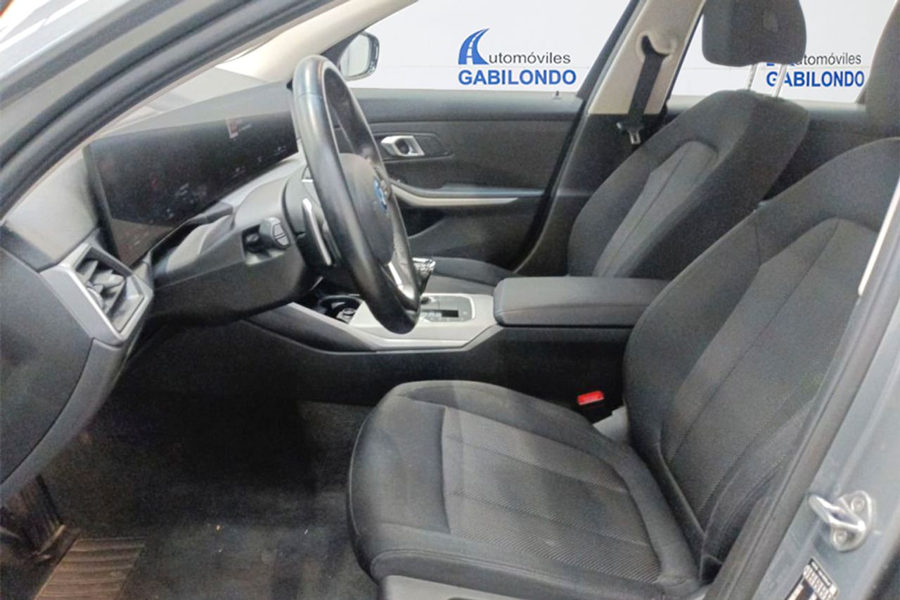 BMW Serie 3 320e xDrive Touring - Foto 6