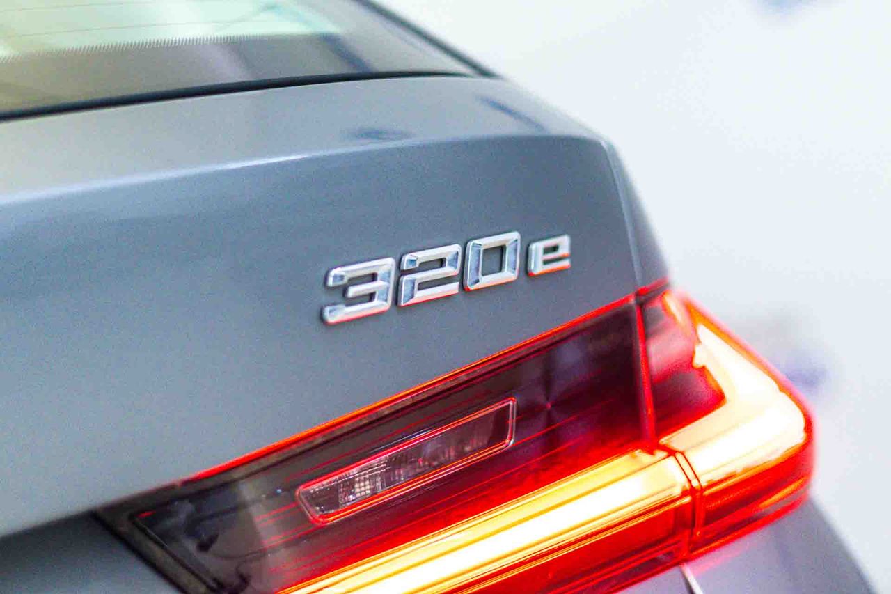 BMW Serie 3 320e xDrive Touring - Foto 18