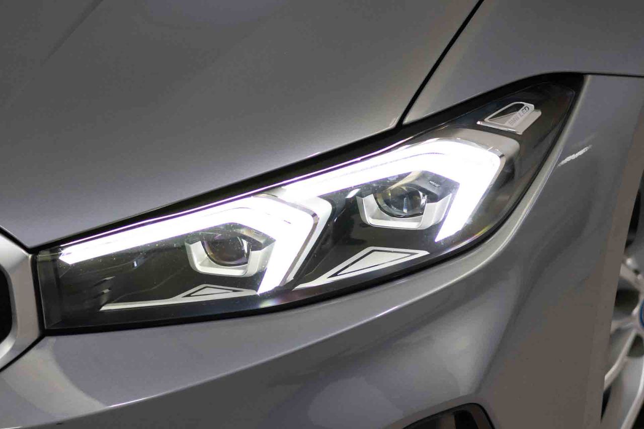 BMW Serie 3 320e xDrive Touring - Foto 22