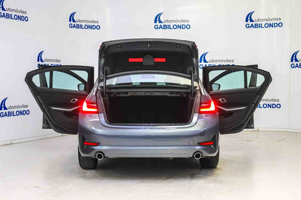 BMW Serie 3 318d Auto. - Foto 23