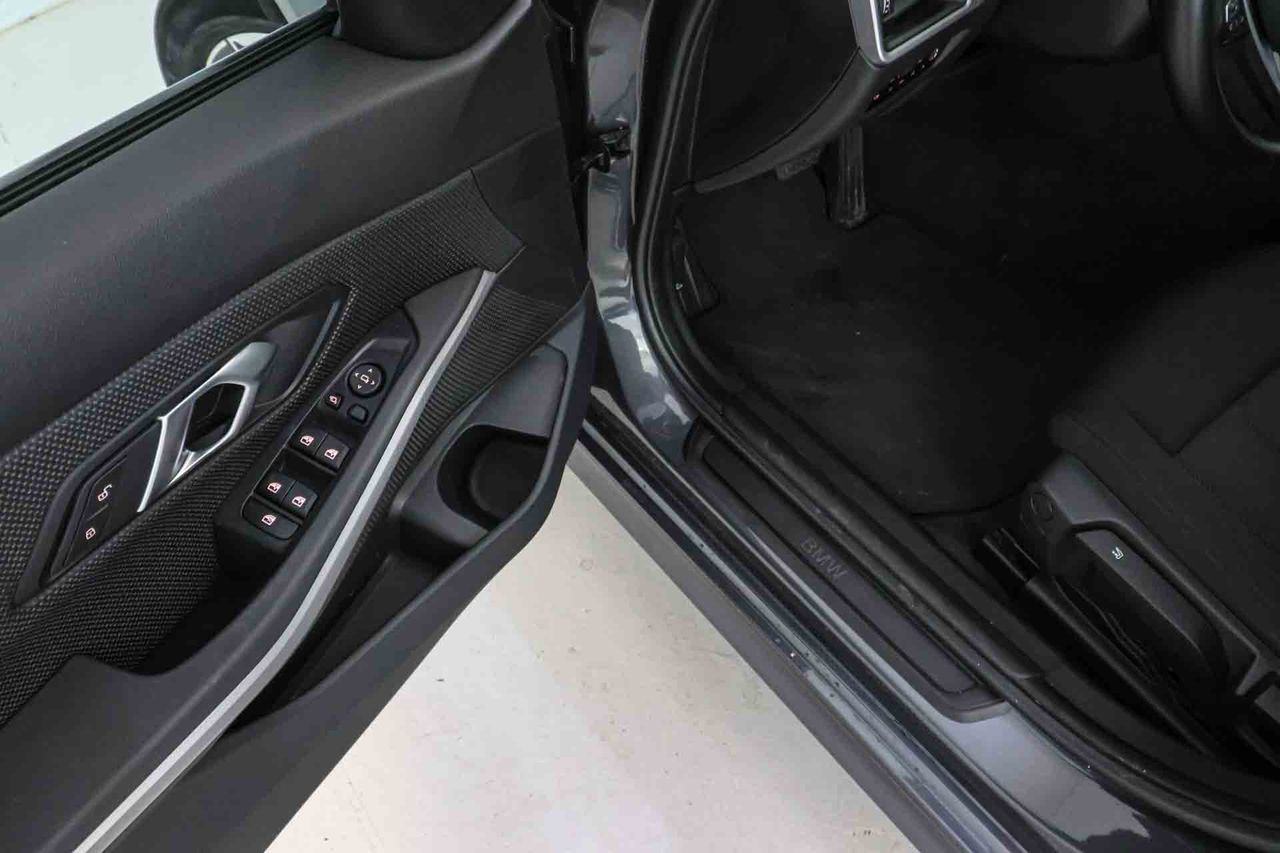 BMW Serie 3 318d Auto. - Foto 30