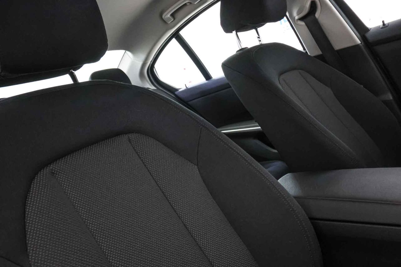 BMW Serie 3 318d Auto. - Foto 46