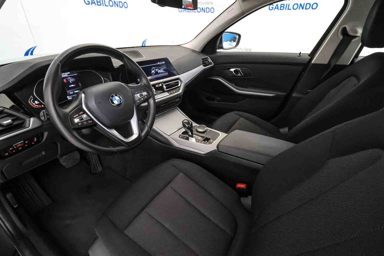 BMW Serie 3 318d Auto. - Foto 28