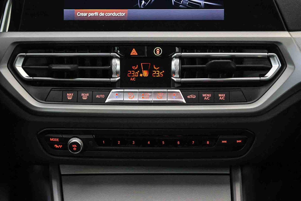 BMW Serie 3 318d Auto. - Foto 42