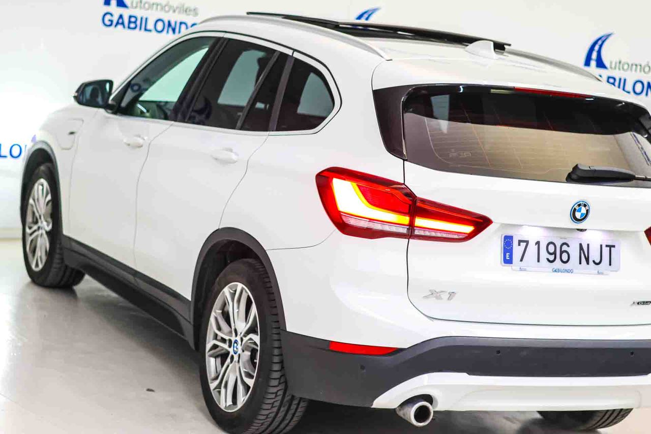 BMW X1 xDrive25e **Techo panorámico** - Foto 33