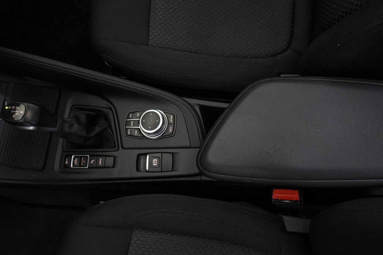 BMW X1 xDrive25e **Techo panorámico** - Foto 54