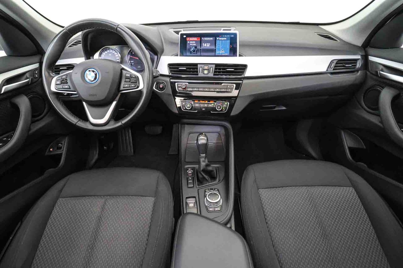 BMW X1 xDrive25e **Techo panorámico** - Foto 56