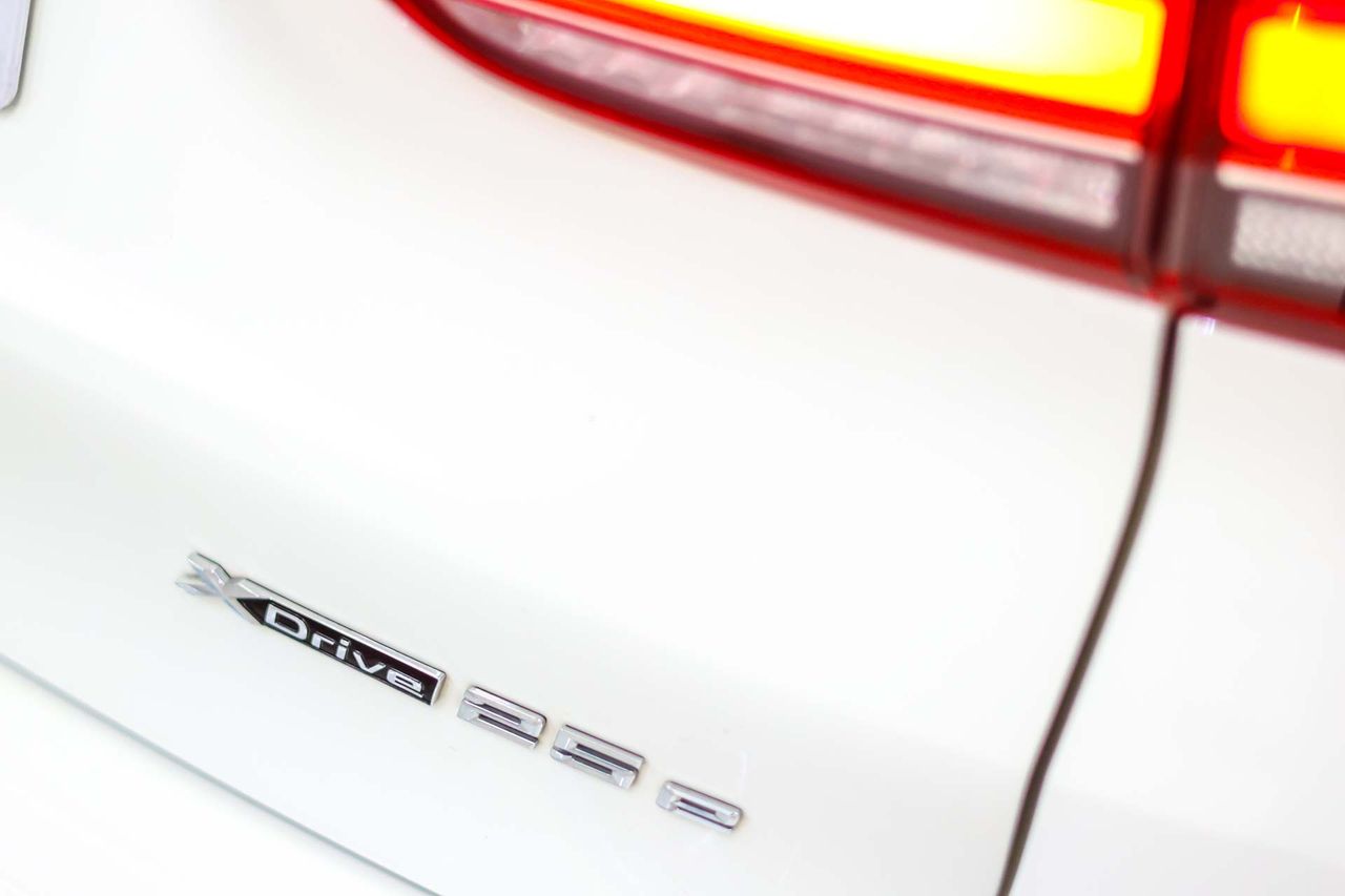 BMW X1 xDrive25e **Techo panorámico** - Foto 29