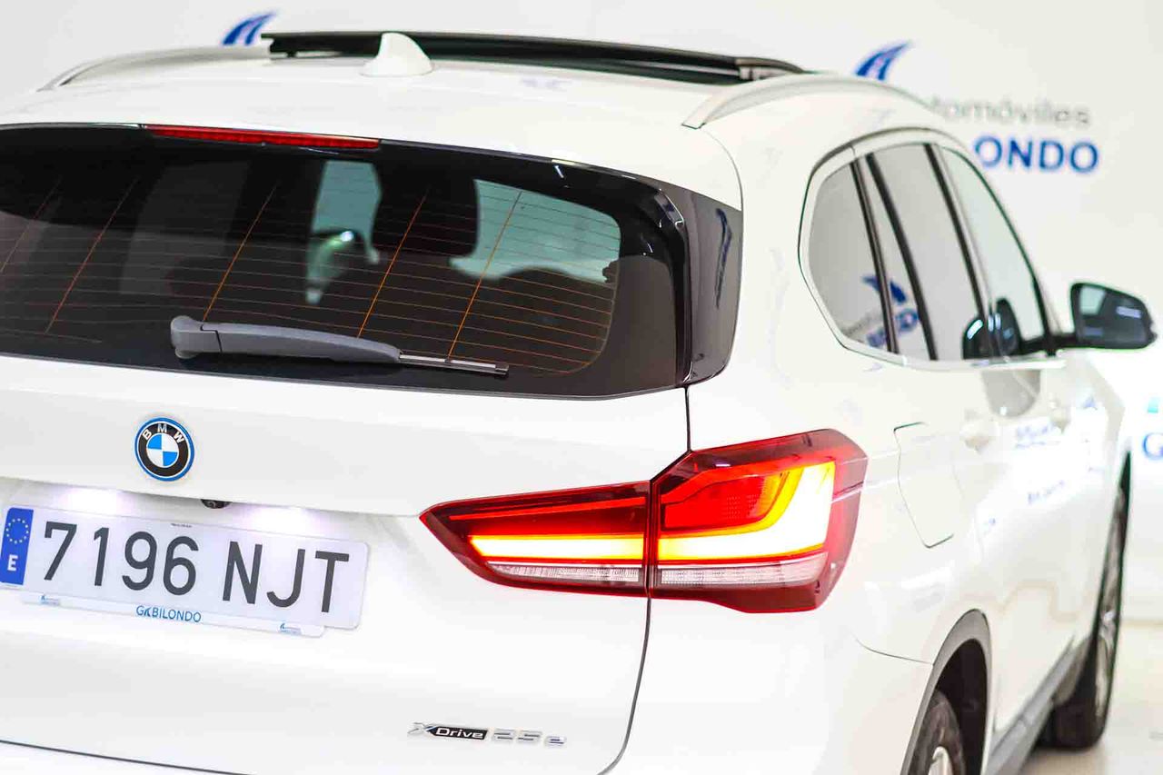 BMW X1 xDrive25e **Techo panorámico** - Foto 25