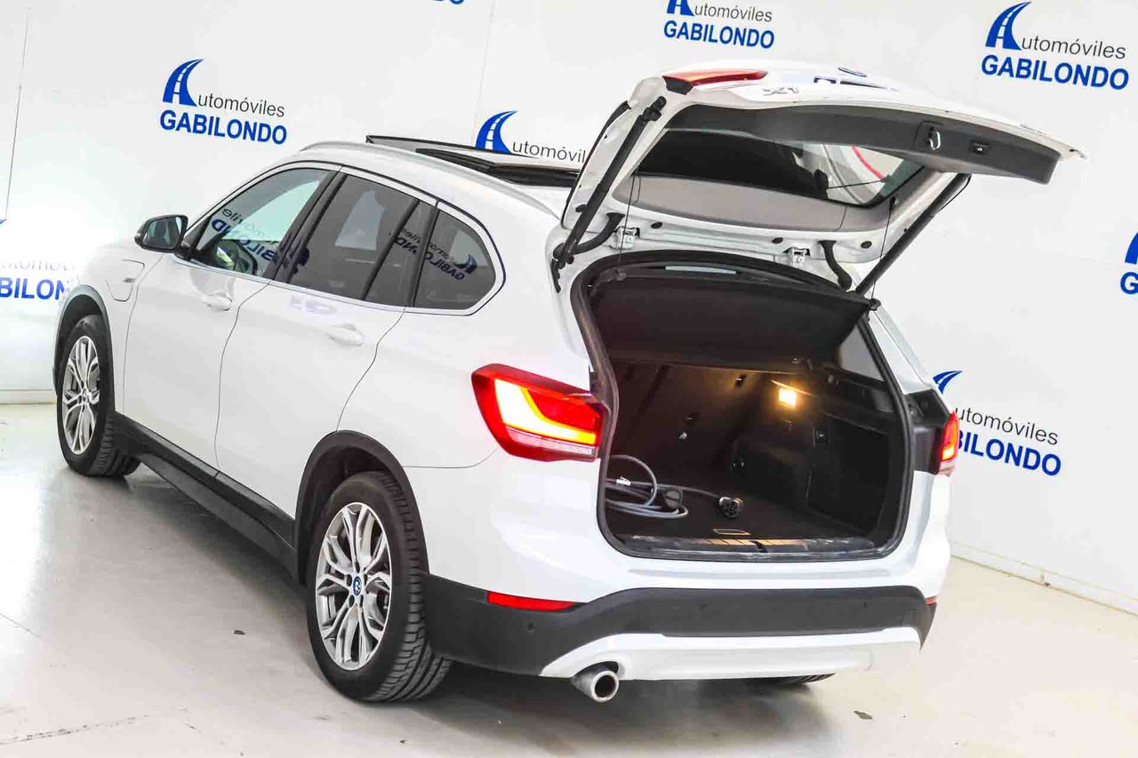 BMW X1 xDrive25e **Techo panorámico** - Foto 24