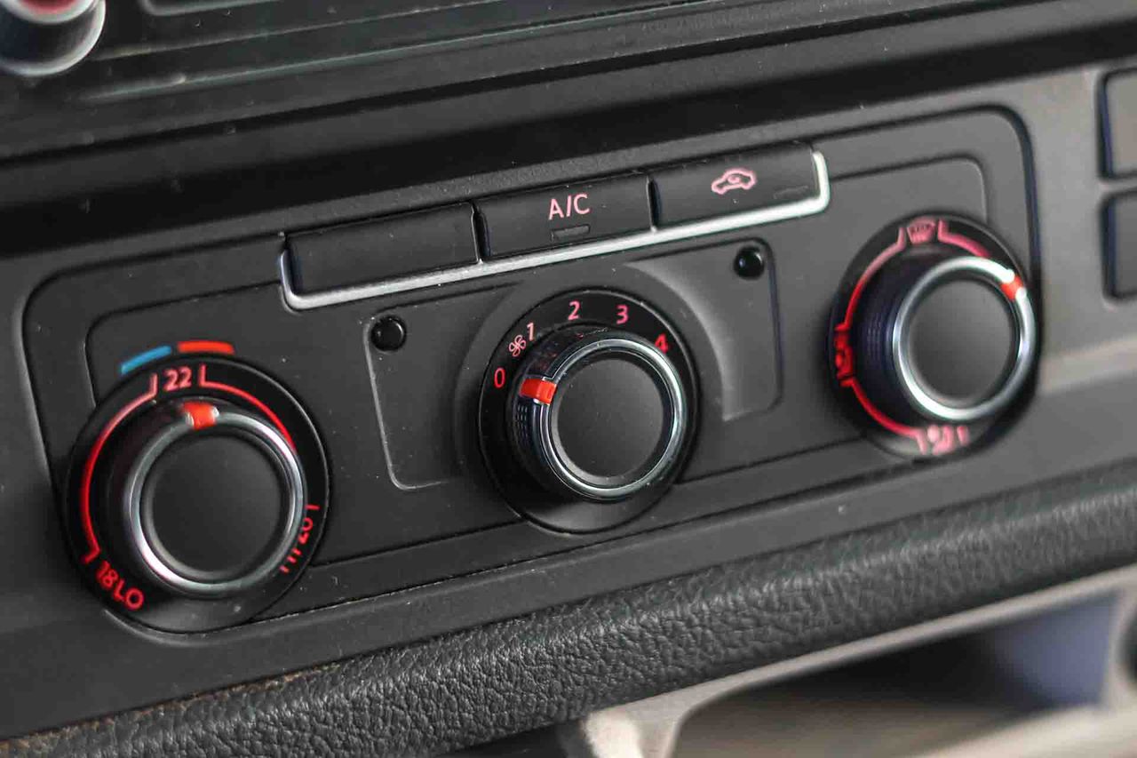 Volkswagen Transporter L1H1 2.0 TDI Business Line - Foto 39