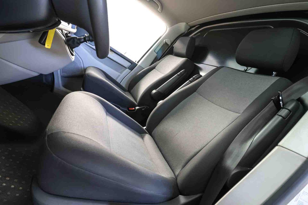 Volkswagen Transporter L1H1 2.0 TDI Business Line - Foto 28