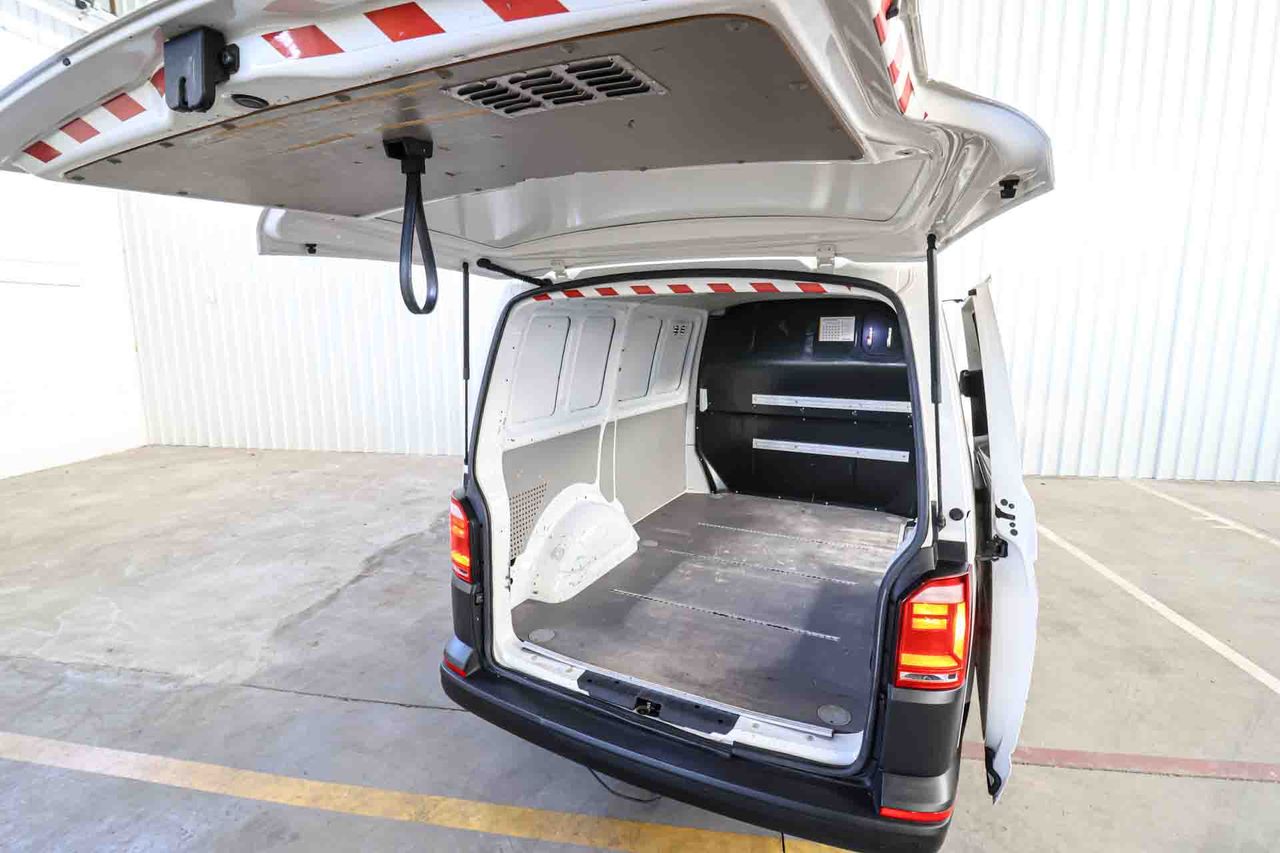 Volkswagen Transporter L1H1 2.0 TDI Business Line - Foto 24