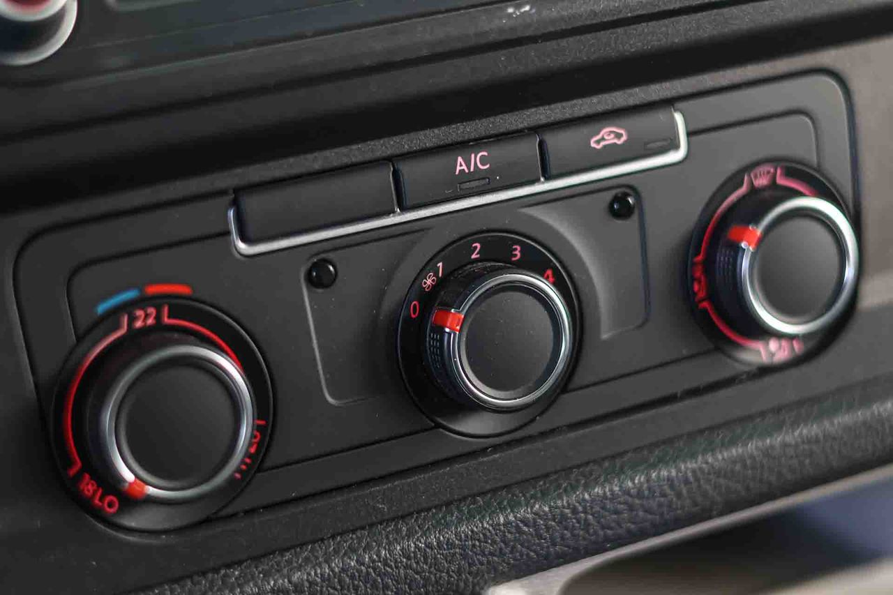 Volkswagen Transporter L1H1 2.0 TDI Business Line - Foto 38