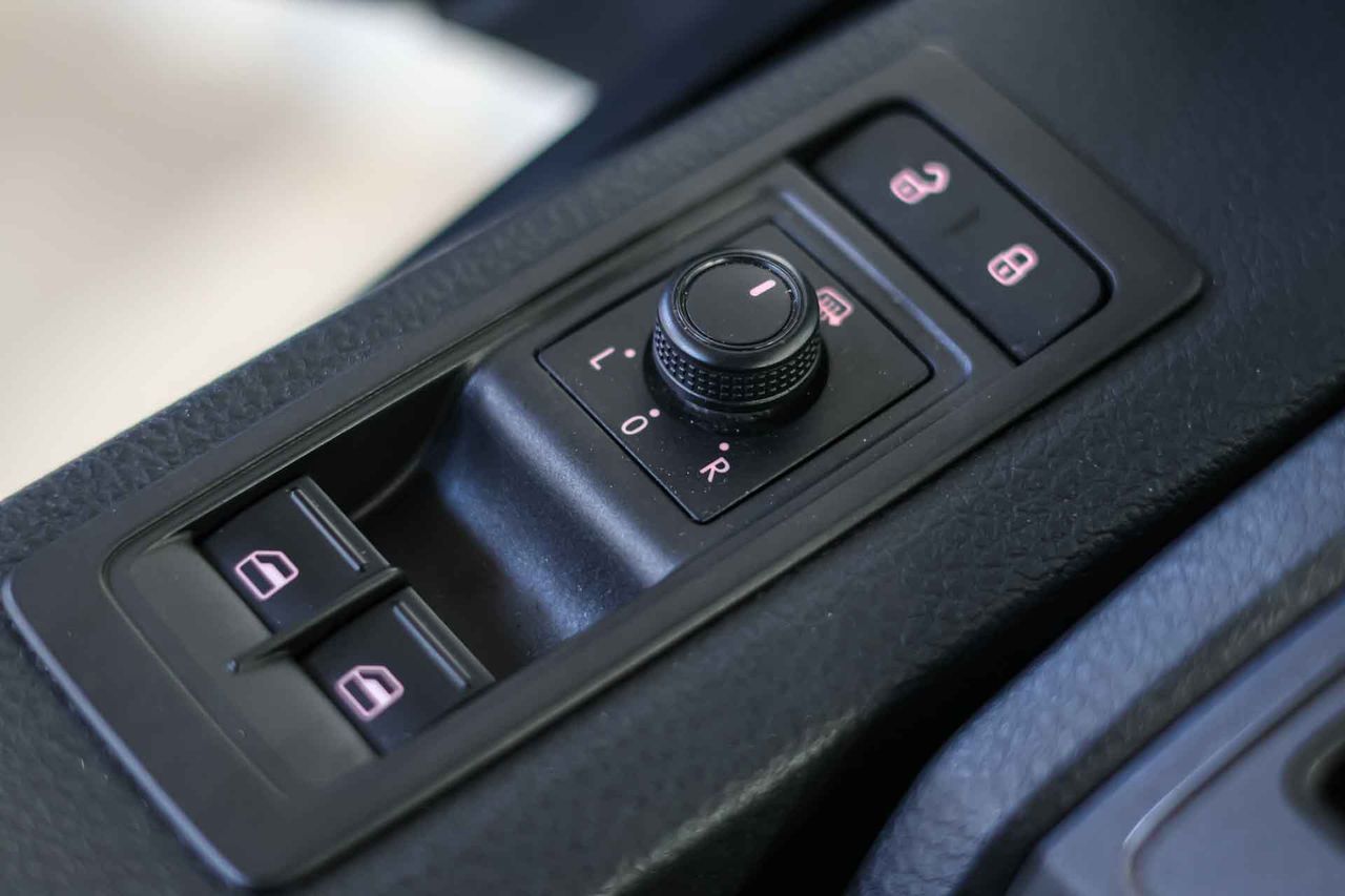 Volkswagen Transporter L1H1 2.0 TDI Business Line - Foto 29