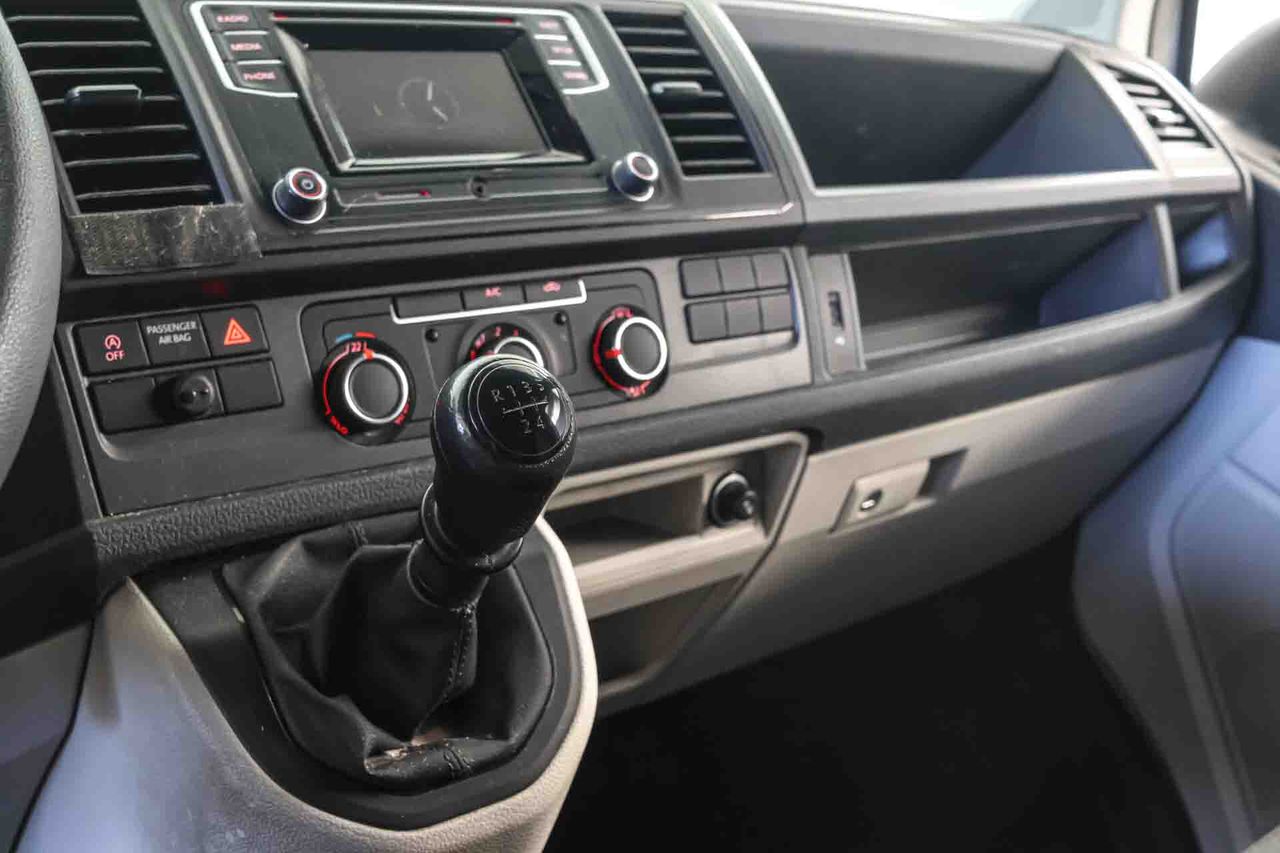 Volkswagen Transporter L1H1 2.0 TDI Business Line - Foto 35