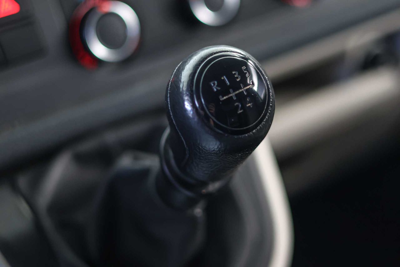 Volkswagen Transporter L1H1 2.0 TDI Business Line - Foto 36