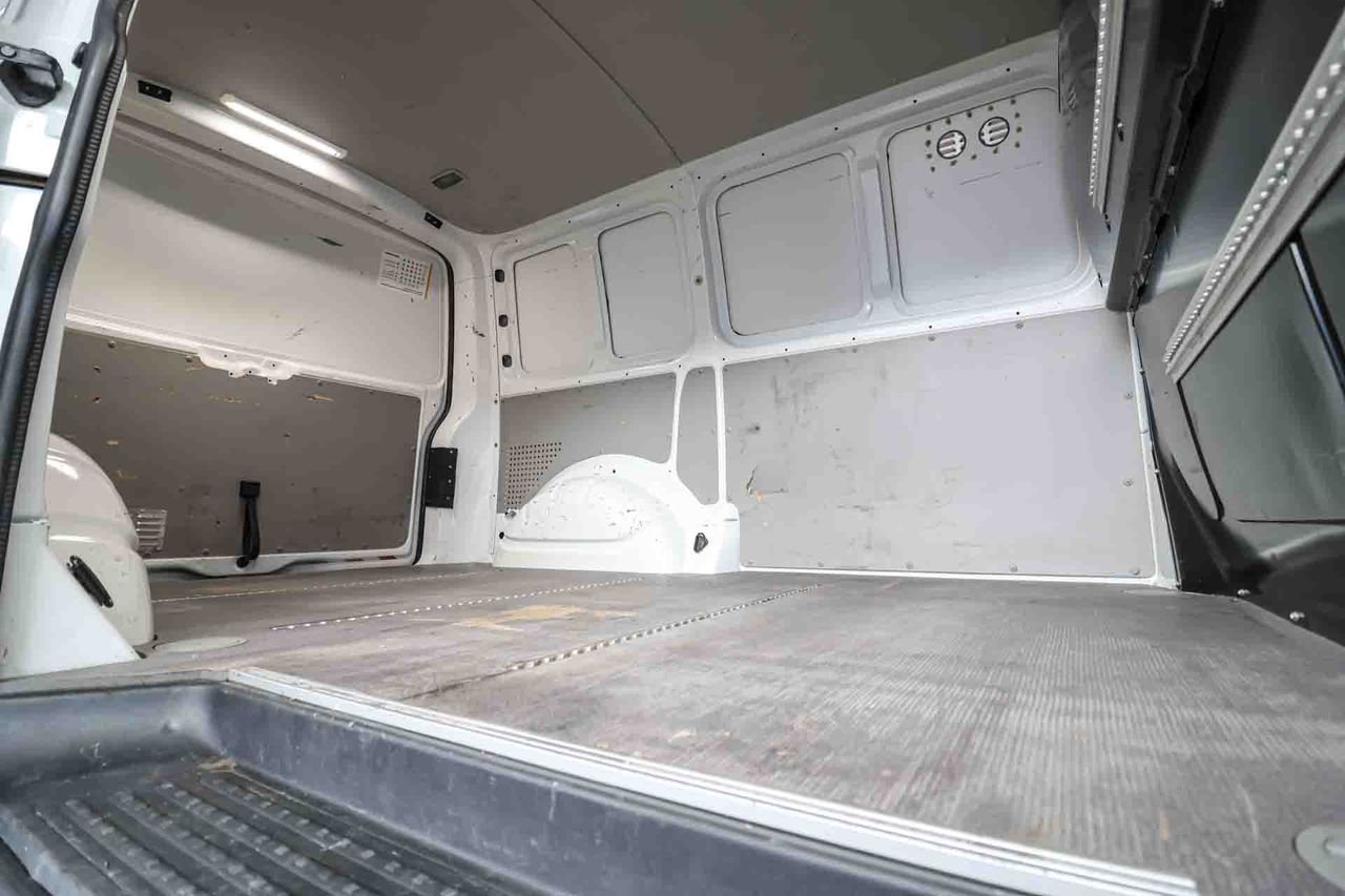 Volkswagen Transporter L1H1 2.0 TDI Business Line - Foto 25