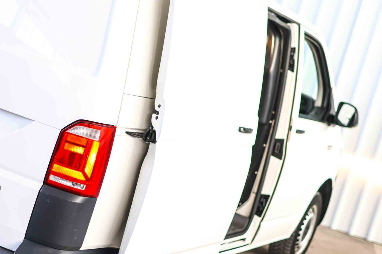 Volkswagen Transporter L1H1 2.0 TDI Business Line - Foto 18