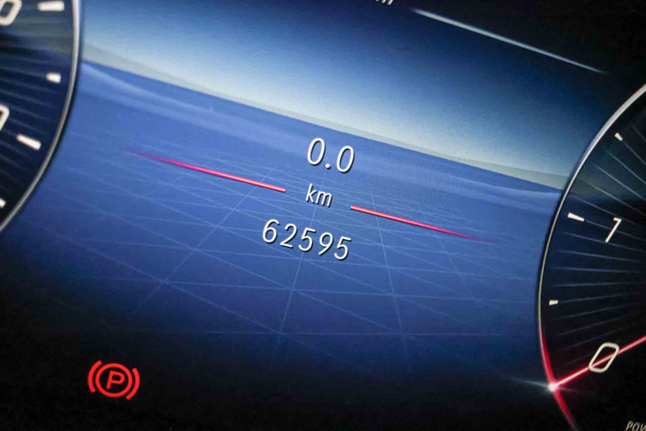 Mercedes Clase C C 220d AMG Line **Techo solar** - Foto 7