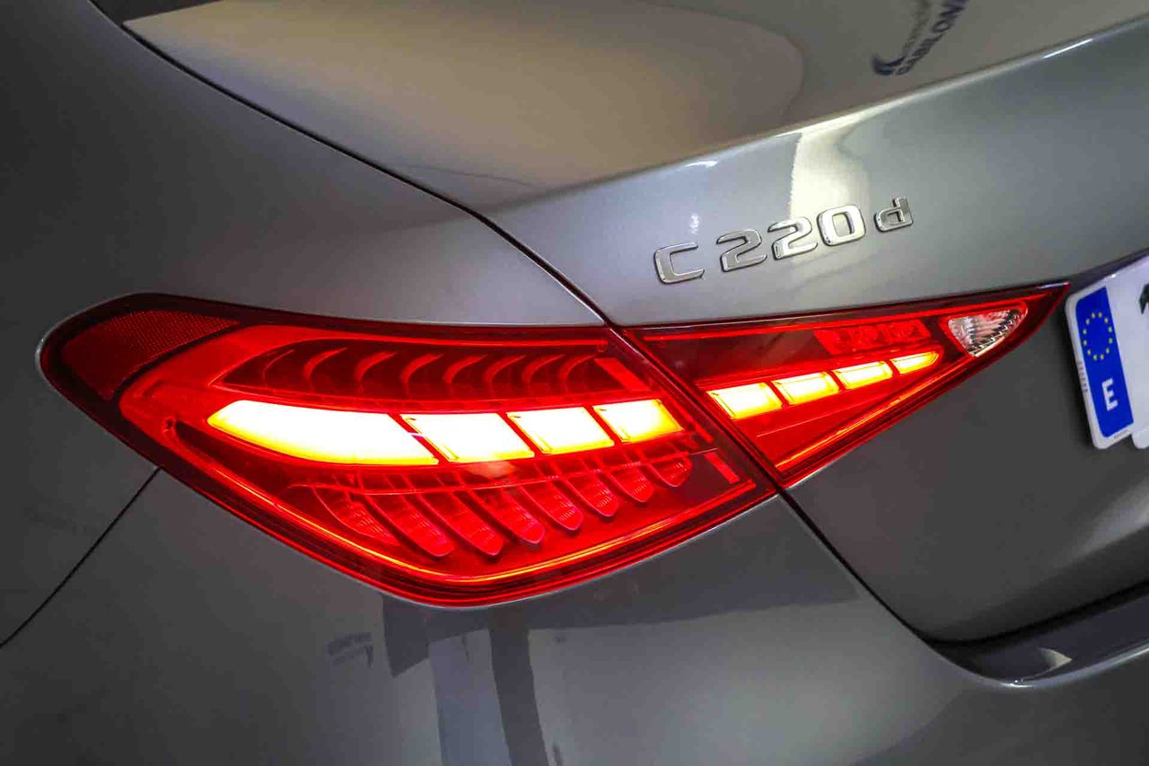 Mercedes Clase C C 220d AMG Line **Techo solar** - Foto 17