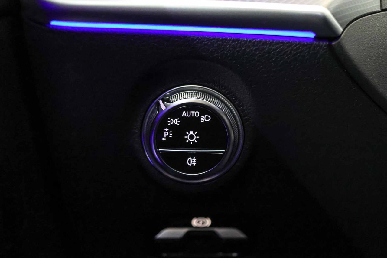 Mercedes Clase C C 220d AMG Line **Techo solar** - Foto 36