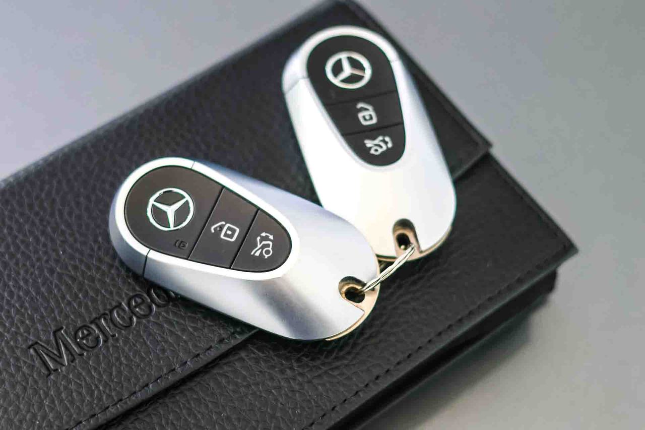 Mercedes Clase C C 220d AMG Line **Techo solar** - Foto 69