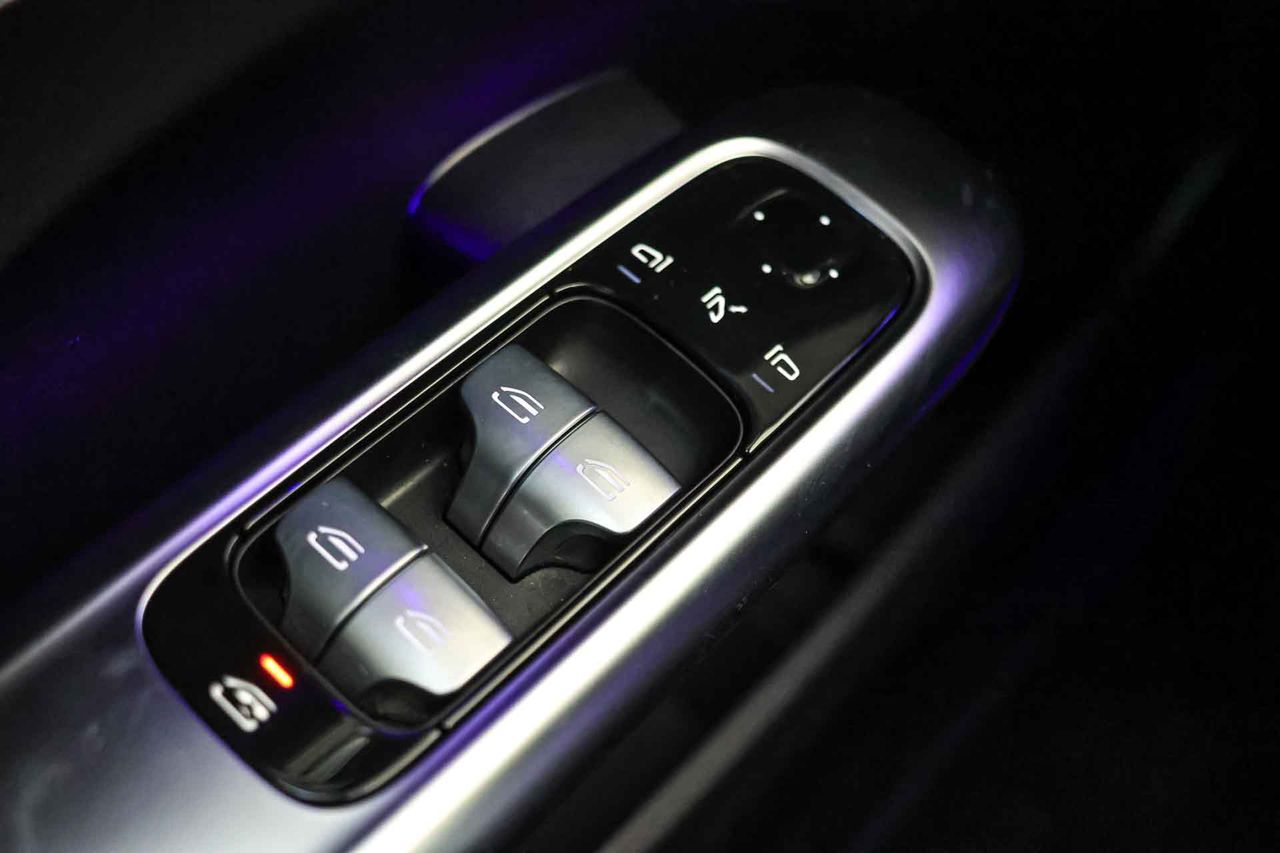 Mercedes Clase C C 220d AMG Line **Techo solar** - Foto 33