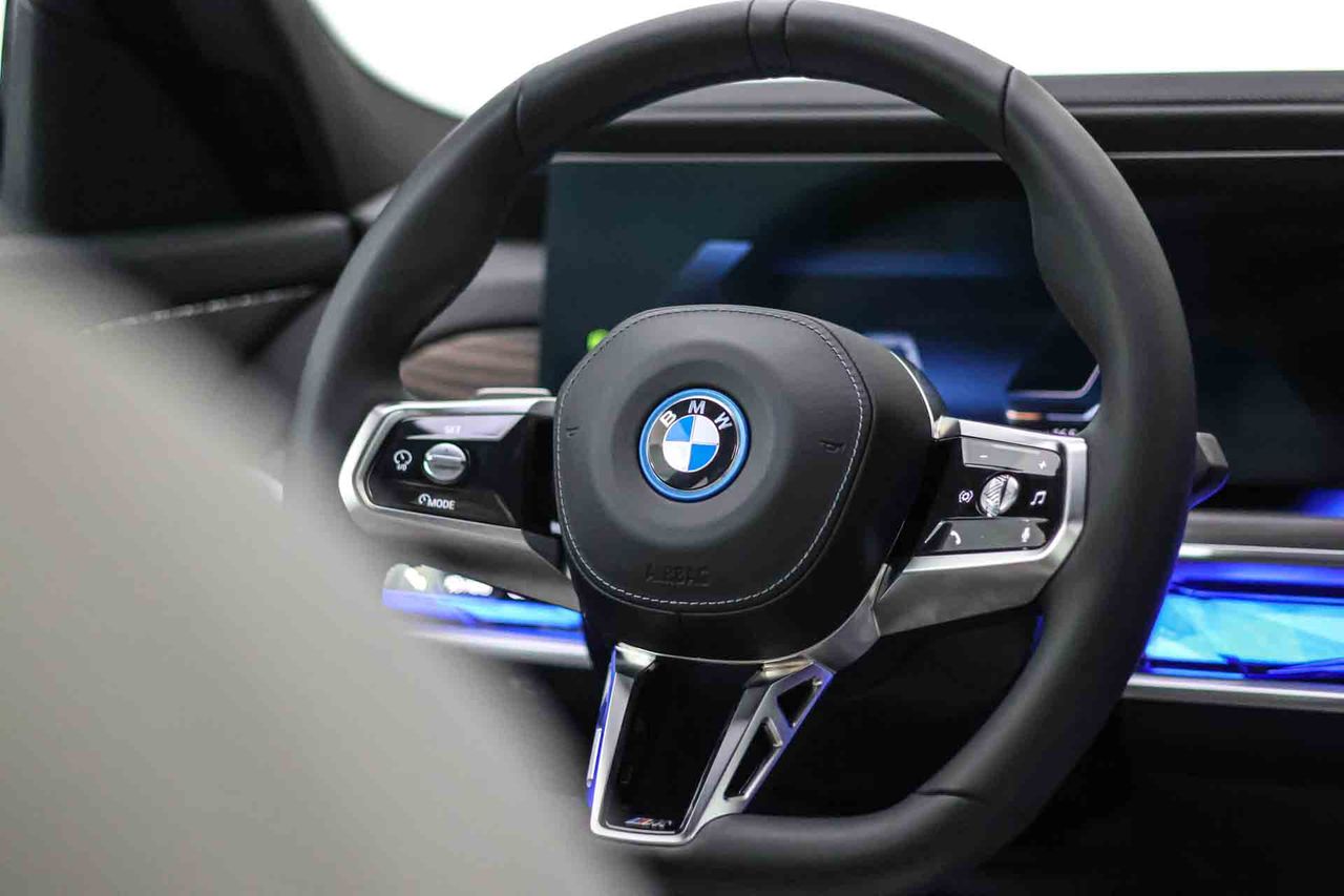 BMW i7 eDrive50 M Sport **Techo panorámico** - Foto 42