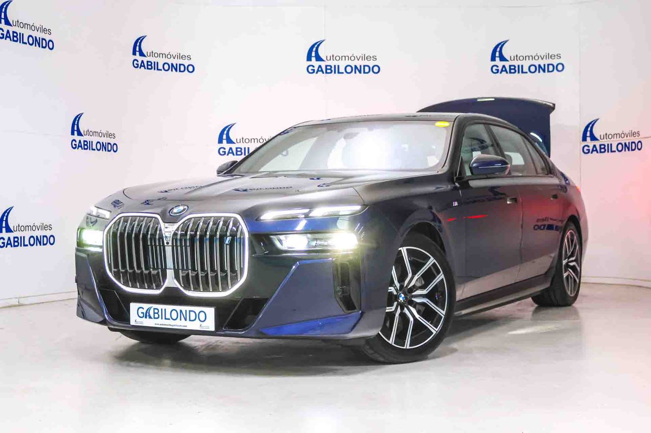 BMW i7 eDrive50 M Sport **Techo panorámico** - Foto 21