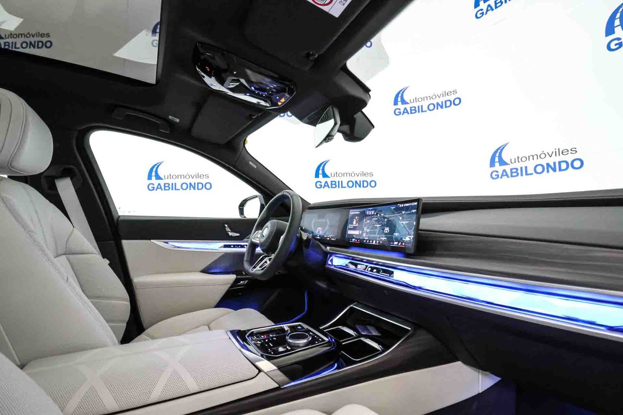 BMW i7 eDrive50 M Sport **Techo panorámico** - Foto 51