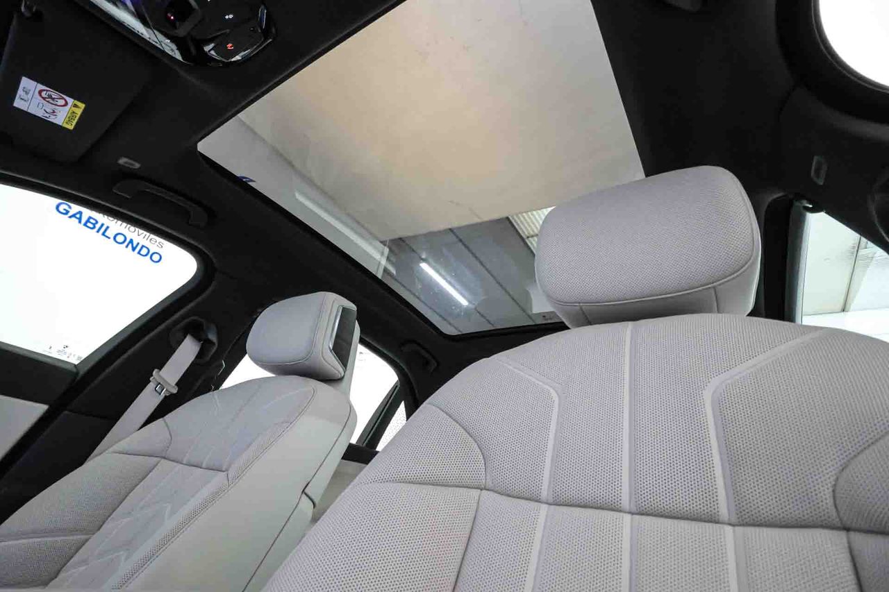 BMW i7 eDrive50 M Sport **Techo panorámico** - Foto 35