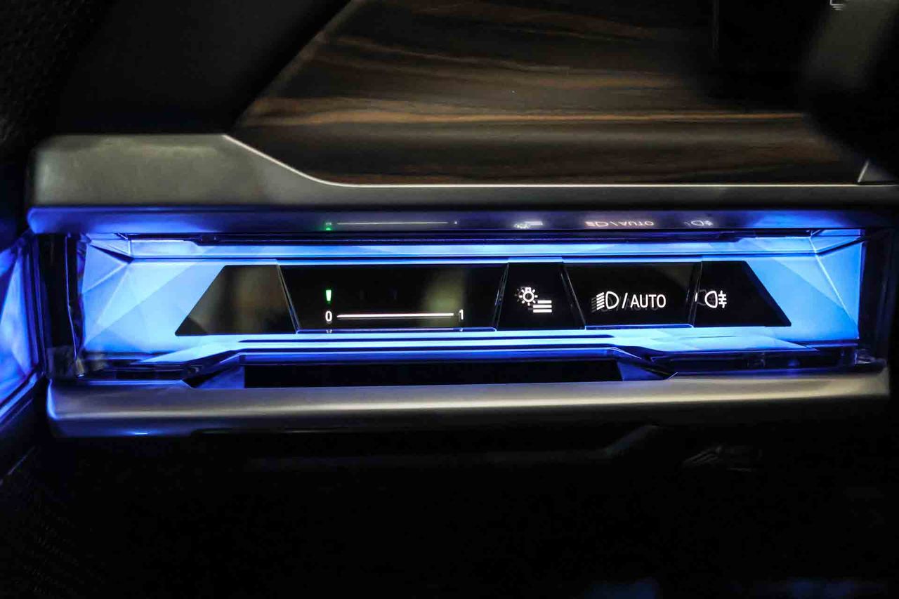 BMW i7 eDrive50 M Sport **Techo panorámico** - Foto 40