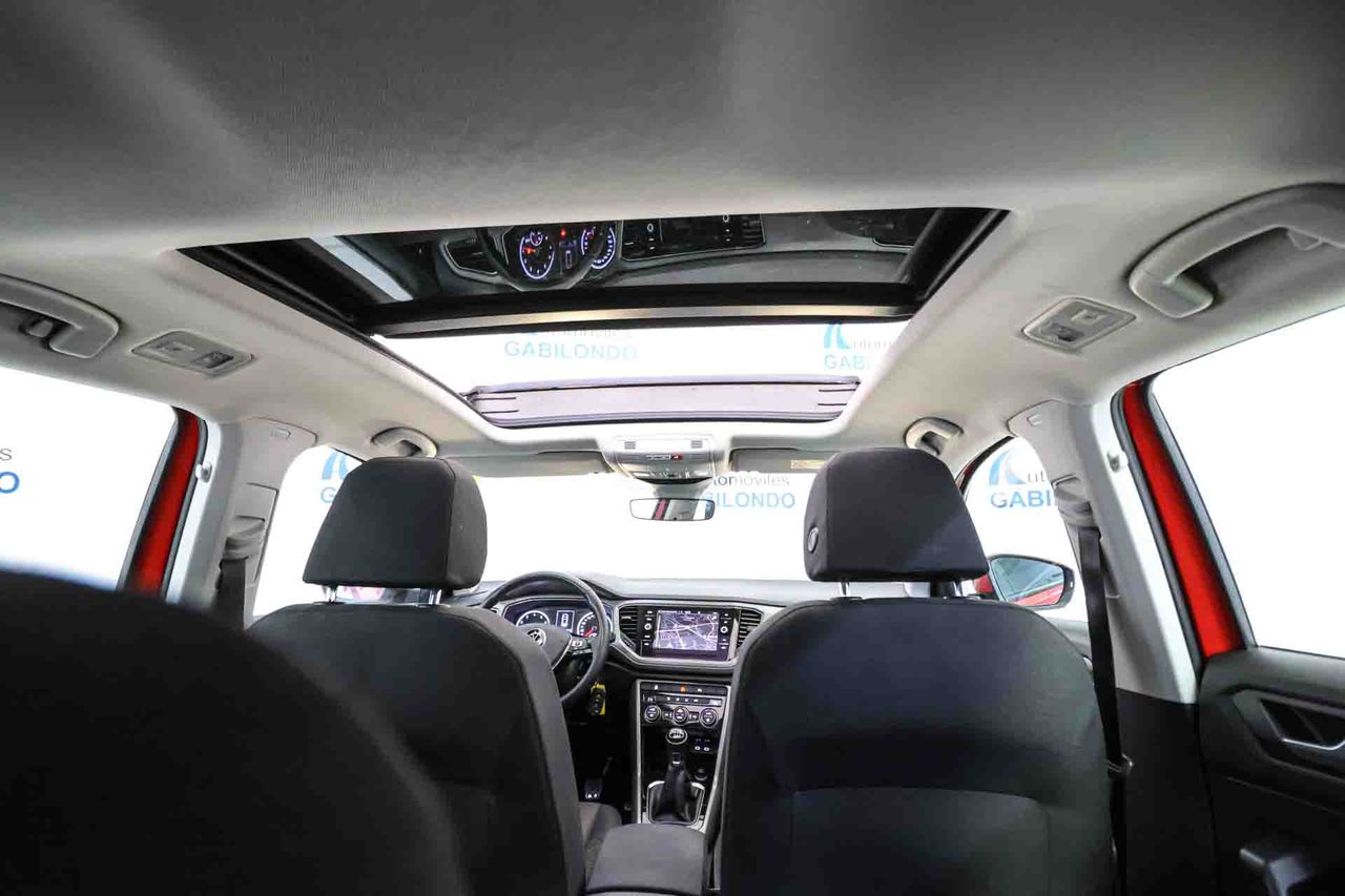 Volkswagen T-Roc Advance 1.5 TSI 110kW (150CV) **Techo panorámico** - Foto 48