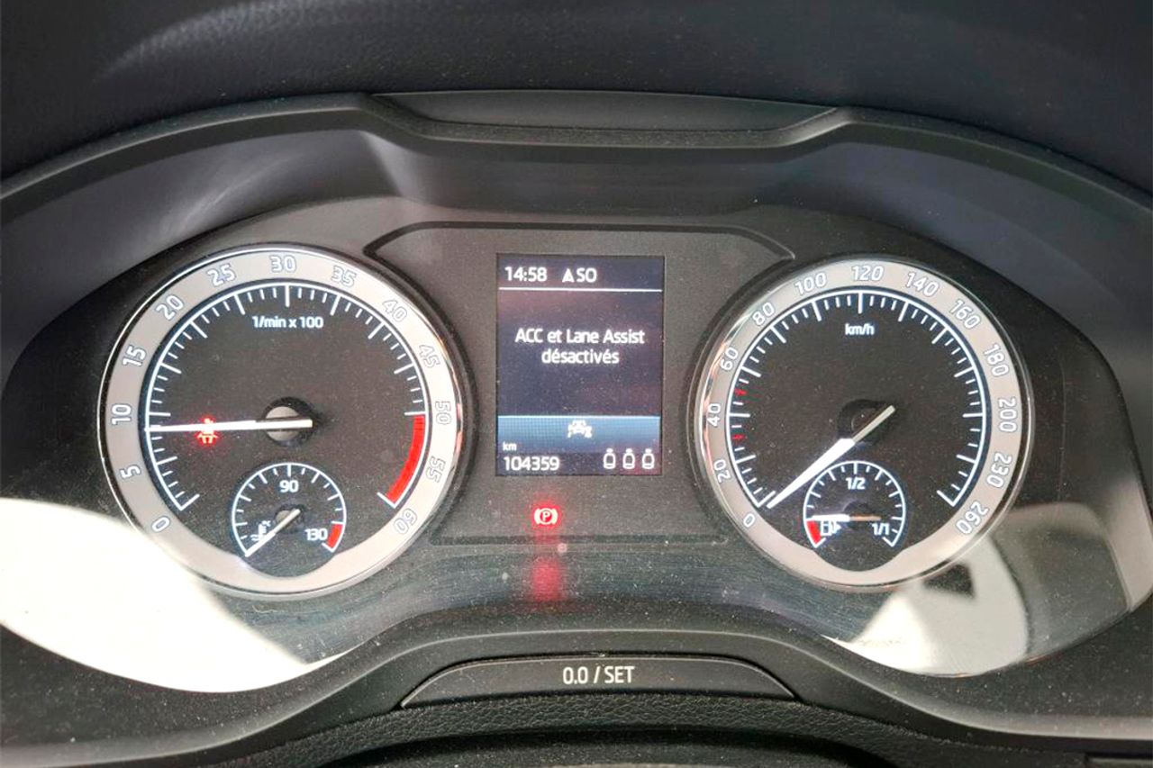 Skoda Karoq 2.0 TDI 85kW (115CV) Ambition - Foto 5