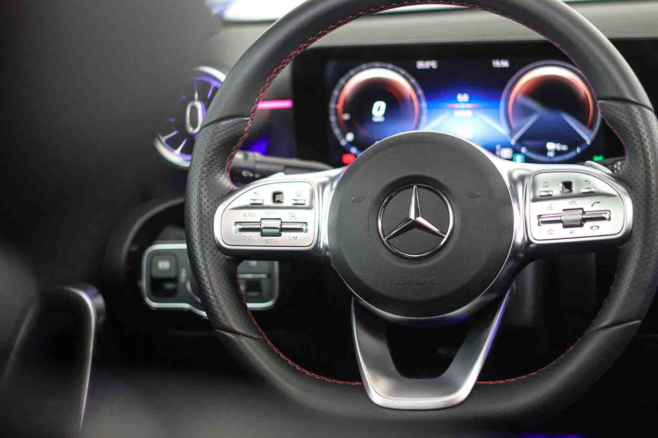 Mercedes Clase A Sedán A 250 e **Techo panorámico** - Foto 38