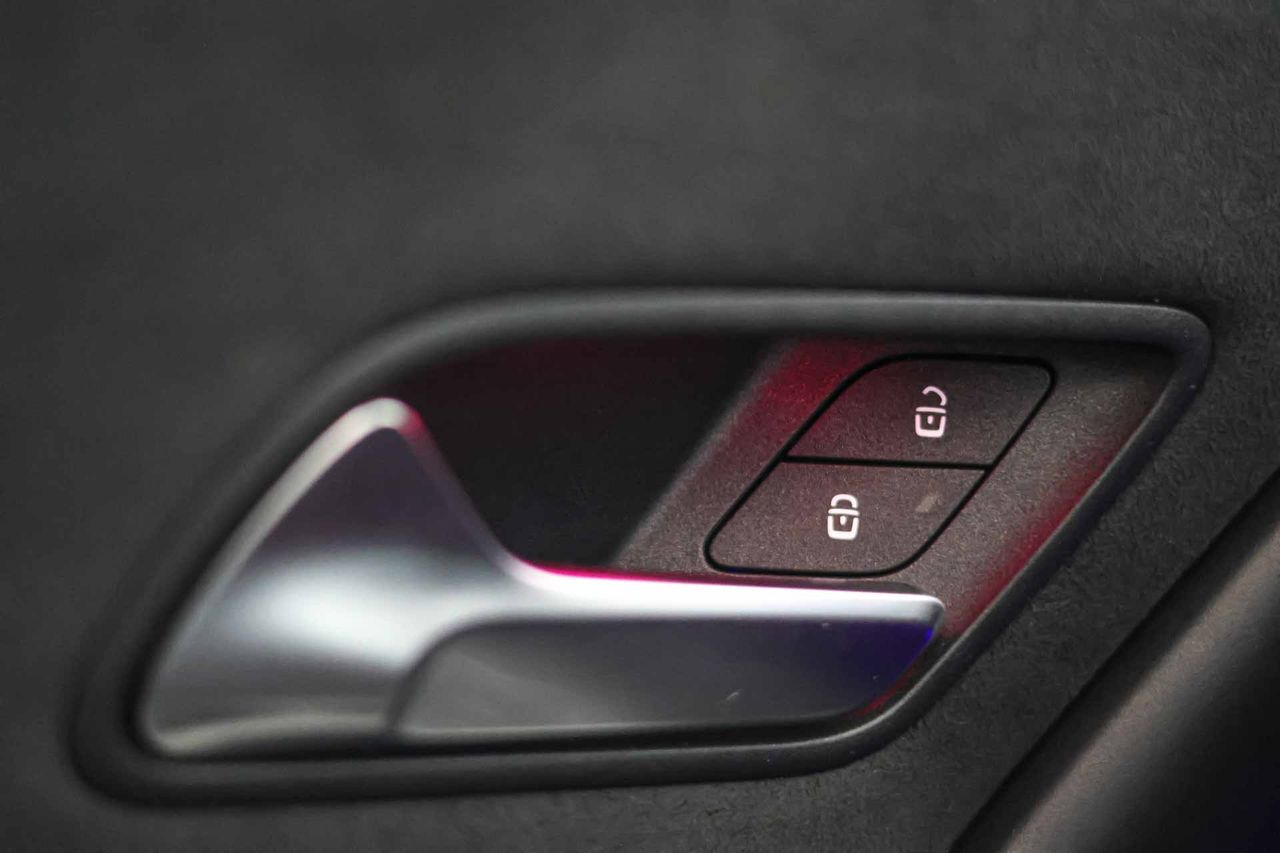 Mercedes Clase A Sedán A 250 e **Techo panorámico** - Foto 35