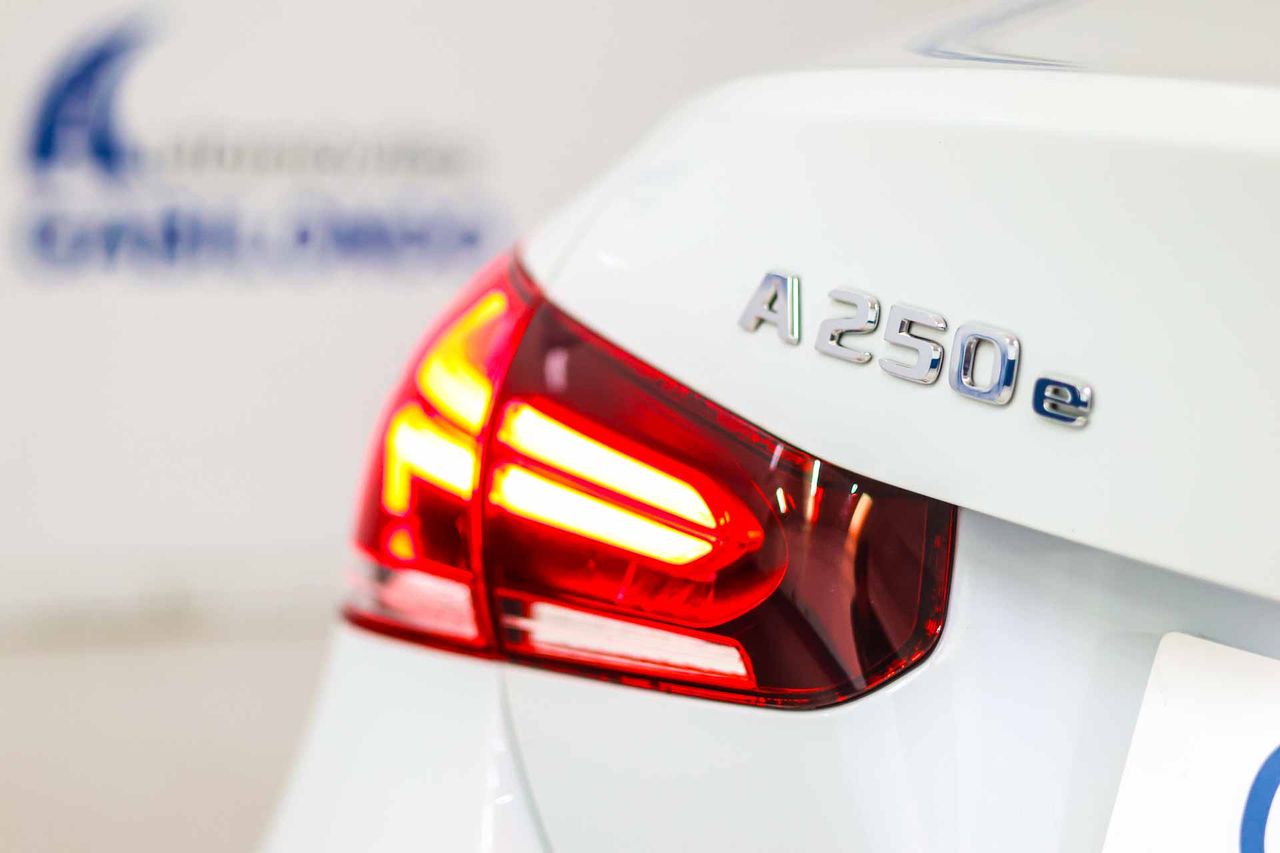 Mercedes Clase A Sedán A 250 e **Techo panorámico** - Foto 14