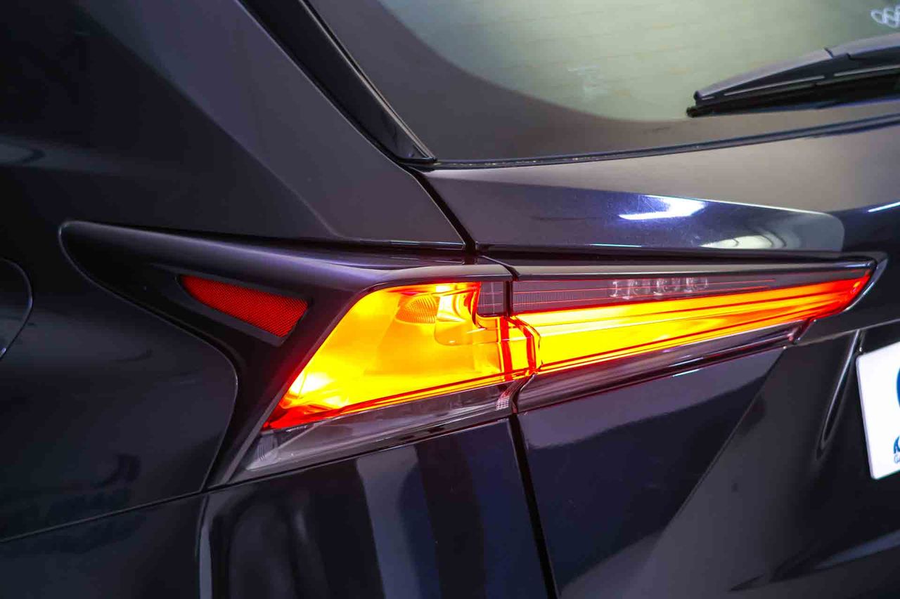 Lexus NX 2.5 300h Business 2WD - Foto 21