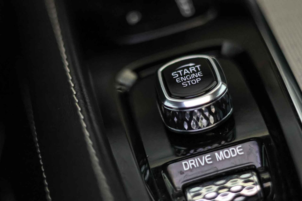 Volvo XC90 2.0 T8 AWD Recharge R-Design Auto **Techo panorámico** 7 Plazas - Foto 46