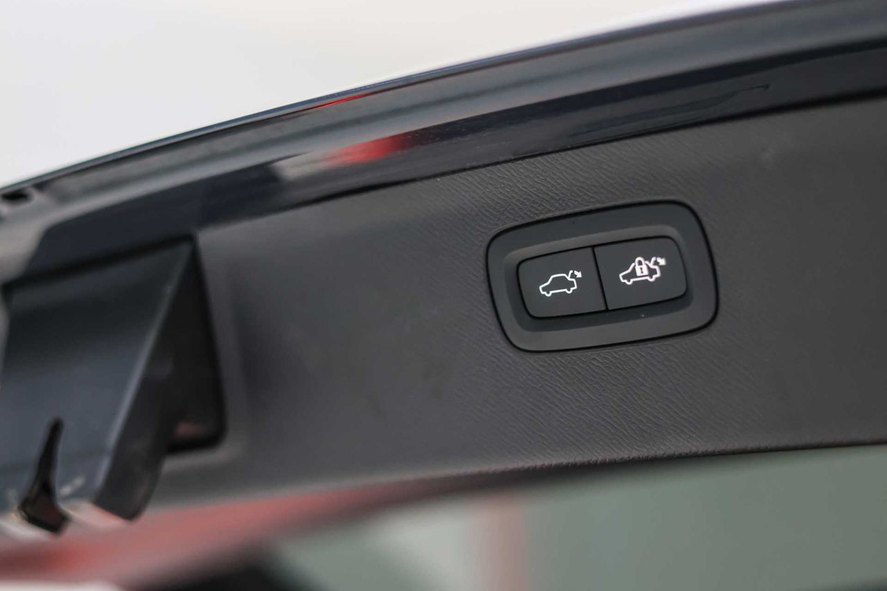 Volvo XC90 2.0 T8 AWD Recharge R-Design Auto **Techo panorámico** 7 Plazas - Foto 60