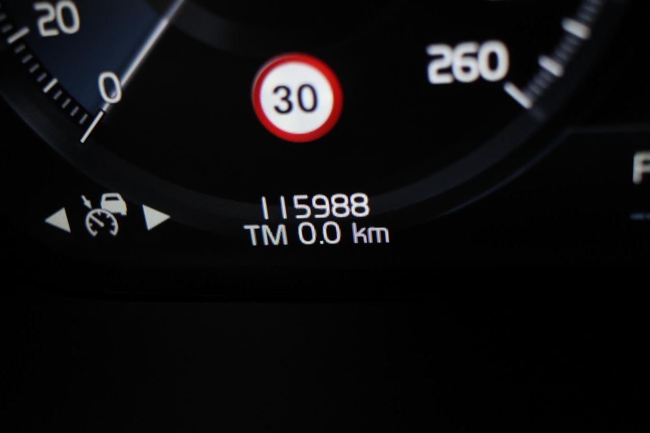 Volvo XC90 2.0 T8 AWD Recharge R-Design Auto **Techo panorámico** 7 Plazas - Foto 7