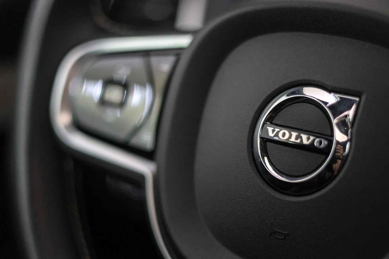 Volvo XC90 2.0 T8 AWD Recharge R-Design Auto **Techo panorámico** 7 Plazas - Foto 39