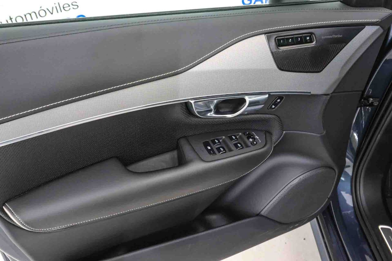 Volvo XC90 2.0 T8 AWD Recharge R-Design Auto **Techo panorámico** 7 Plazas - Foto 33