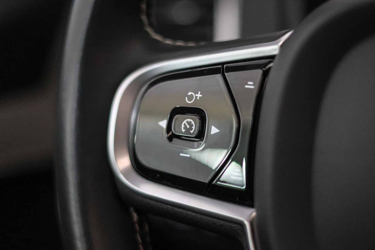 Volvo XC90 2.0 T8 AWD Recharge R-Design Auto **Techo panorámico** 7 Plazas - Foto 40